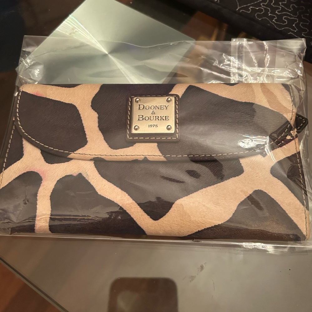 NWT Dooney & Bourke Wallet
